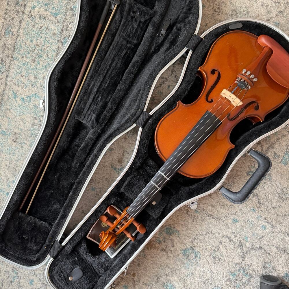 Cecilio 15” Viola Hardcase Bow Rosin and Strings Gently Used